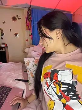 Snapshot of MiaRousexxx_ chatting on 21, 10, 2025 MiaRousexxx  online show from 21, 10, 2025