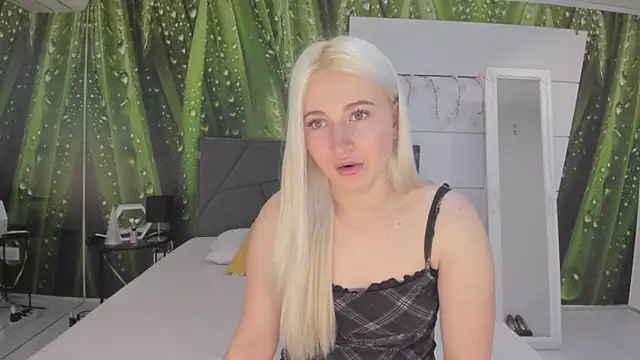 HollyTailors online show from 28, 2, 2026