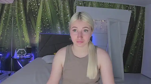 HollyTailors online show from 7, 4, 2026