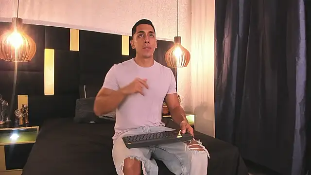 Lucio  Fox online show from 7, 2, 2026