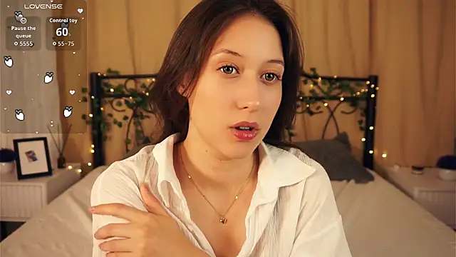 Snapshot of BeckyBurgh chatting on 13, 9, 2025 BeckyBurgh online show from 13, 9, 2025