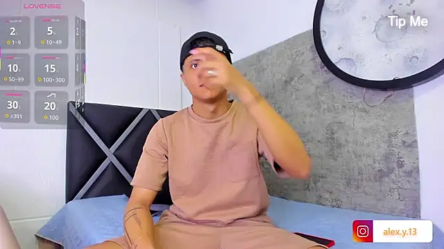  Leohot  online show from 3, 3, 2026