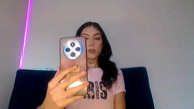 Megan Gil  online show from 6, 2, 2026