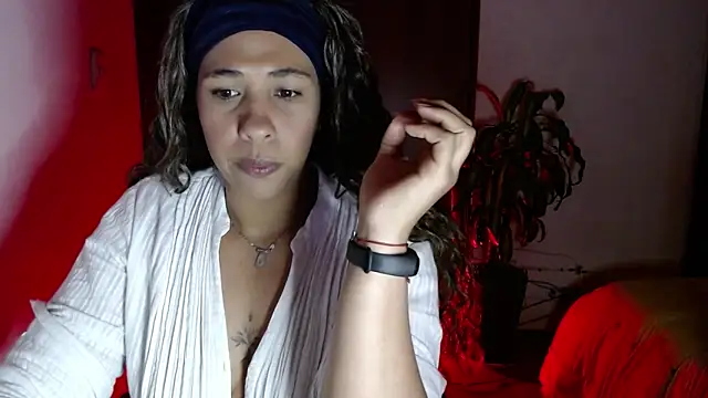 IVONNE COLLINS33 online show from 18, 3, 2026