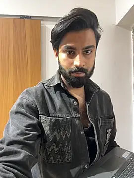 hottestboy03 online show from 27, 11, 2025