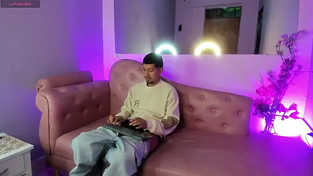 Snapshot of AxelAndJeremy chatting on 27, 9, 2025 AxelAndJeremy online show from 27, 9, 2025