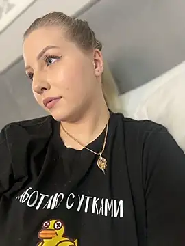 Snapshot of Amy_mit chatting on 8, 3, 2026 Amy mit online show from 8, 3, 2026