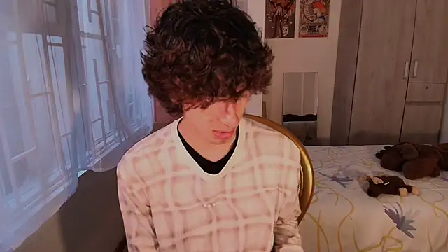 Nude Boy18 online show from 7, 11, 2025