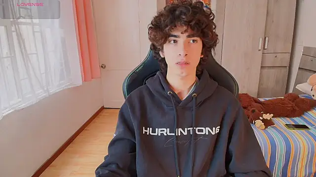 Nude Boy18 online show from 28, 11, 2025