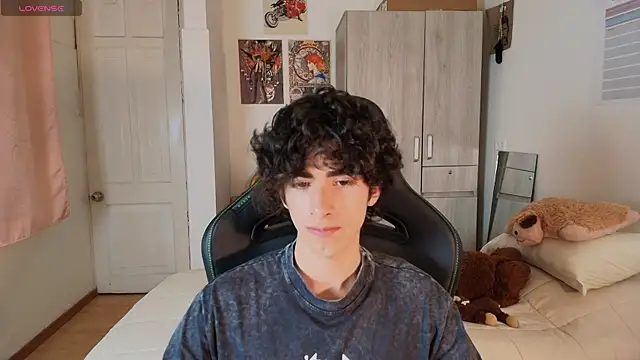 Nude Boy18 online show from 2, 4, 2026