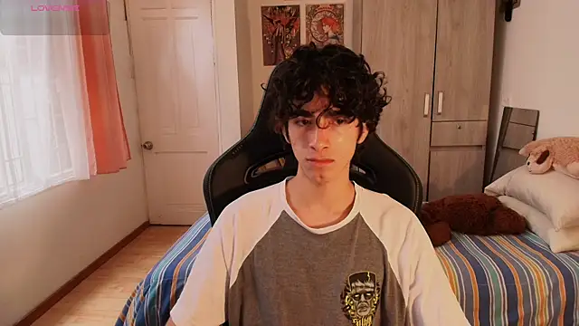 Nude Boy18 online show from 13, 4, 2026