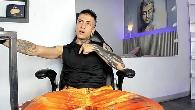 Snapshot of L_instinct chatting on 12, 9, 2025 L instinct online show from 12, 9, 2025