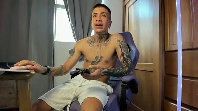 Snapshot of L_instinct chatting on 15, 9, 2025 L instinct online show from 15, 9, 2025