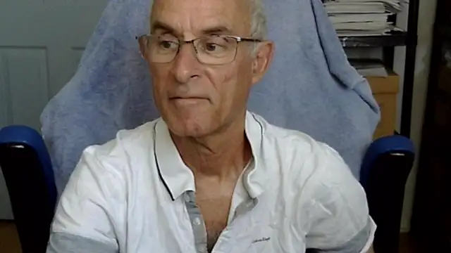 Snapshot of funone1999 chatting on 8, 5, 2026 funone1999 online show from 8, 5, 2026