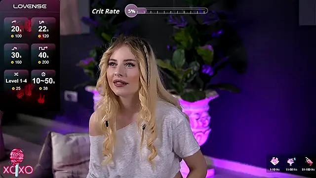 Snapshot of SerenaNoir chatting on 11, 10, 2025 SerenaNoir online show from 11, 10, 2025
