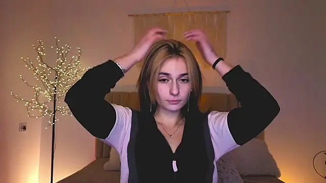 Little mia   online show from 24, 3, 2026