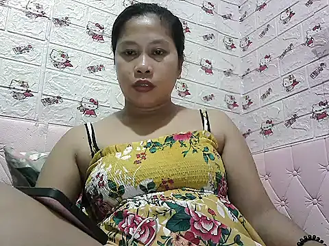 Snapshot of Pilipinalyn23 chatting on 25, 5, 2026 Pilipinalyn23 online show from 25, 5, 2026