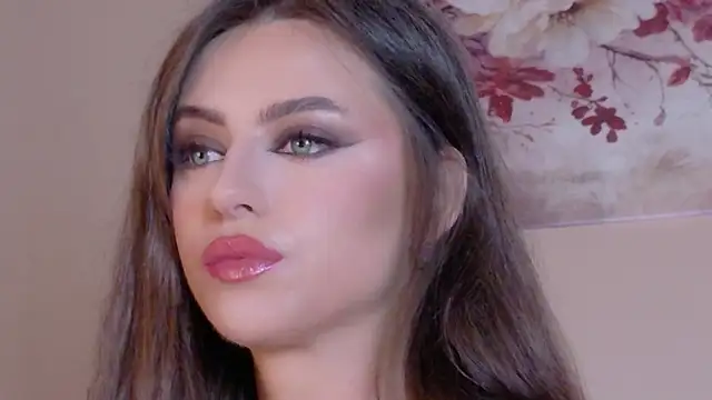 Snapshot of Sienna_Voss chatting on 18, 6, 2026 Sienna Voss online show from 18, 6, 2026