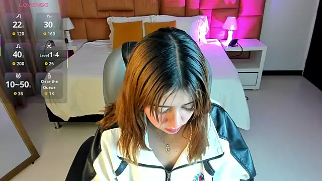 Catti Brie online show from 6, 10, 2025