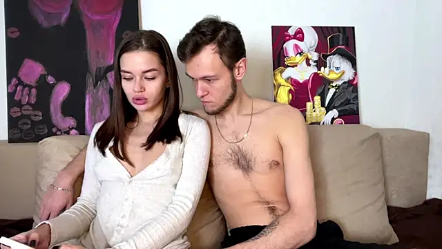 Petal Couple online show from 3, 11, 2025