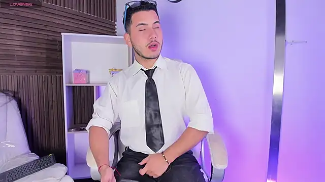 Axel grey  online show from 31, 10, 2025