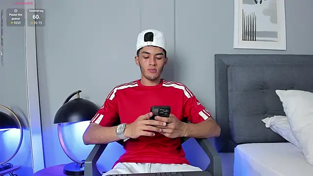 Tylerffoxx online show from 6, 2, 2026