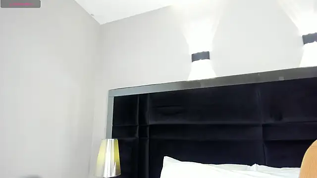 CarolineLee  online show from 2, 4, 2026