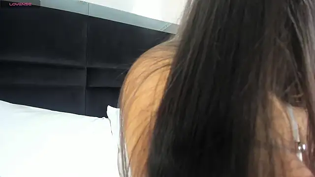Snapshot of CarolineLee_ chatting on 21, 4, 2026 CarolineLee online show from 21, 4, 2026