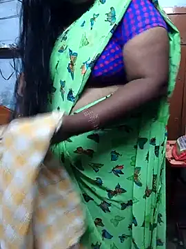 Snapshot of TAMIL_ELAKKIYA chatting on 9, 11, 2025 TAMIL ELAKKIYA online show from 9, 11, 2025