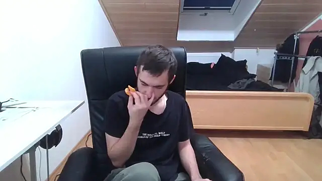 Snapshot of Bez3ybik chatting on 28, 10, 2025 Bez3ybik online show from 28, 10, 2025