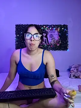 Snapshot of Sweet_Dirty_Baby chatting on 24, 10, 2025 Sweet Dirty Baby online show from 24, 10, 2025