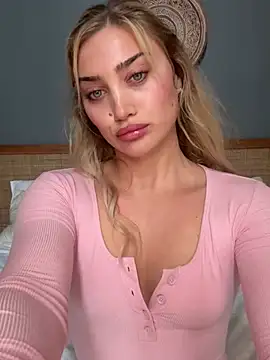 Snapshot of auriangel chatting on 3, 3, 2026 auriangel online show from 3, 3, 2026