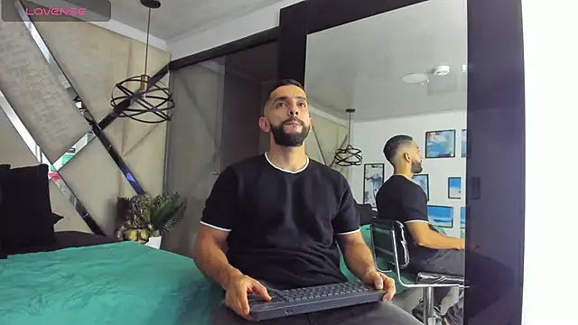 Yiyo10  online show from 7, 4, 2026