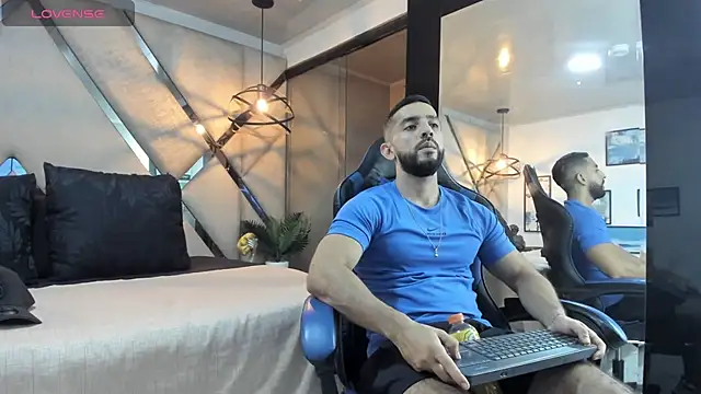 Yiyo10  online show from 24, 4, 2026