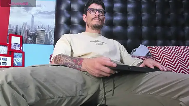 Snapshot of damian_bull chatting on 3, 5, 2026 damian bull online show from 3, 5, 2026