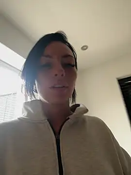 BELLABLACKXUK online show from 1, 6, 2026