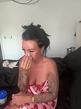 BELLABLACKXUK online show from 28, 6, 2026