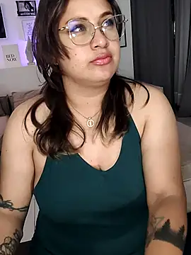 Snapshot of Laureen_se chatting on 9, 7, 2026 Laureen se online show from 9, 7, 2026