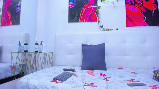 Lucia78couple online show from 8, 1, 2026