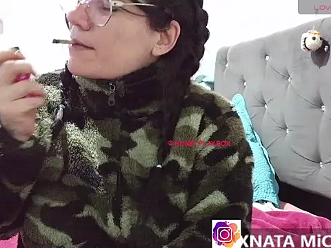 Snapshot of miichellemalvoa chatting on 23, 7, 2026 miichellemalvoa online show from 23, 7, 2026