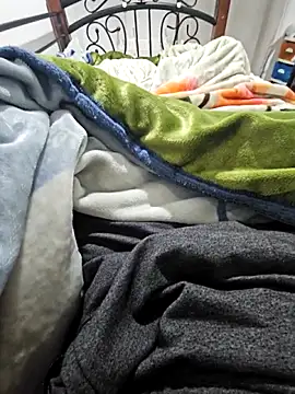 Snapshot of fena-sikerimmm chatting on 2, 10, 2025 fena-sikerimmm online show from 2, 10, 2025