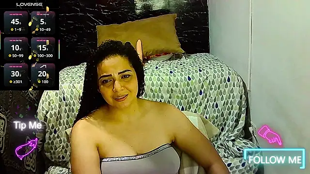 Snapshot of _naughty_milf chatting on 1, 2, 2026 naughty milf online show from 1, 2, 2026