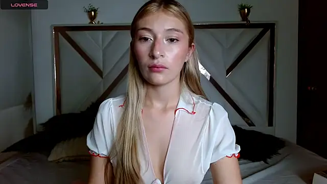 SophiaaLee online show from 9, 9, 2025