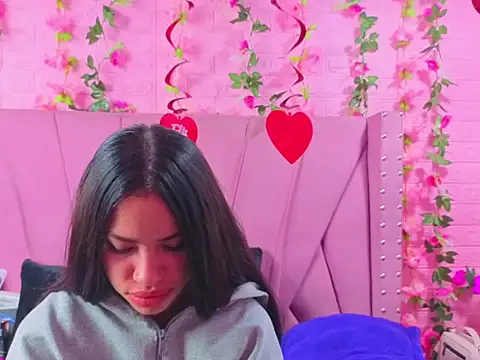 Nanis James online show from 21, 9, 2025