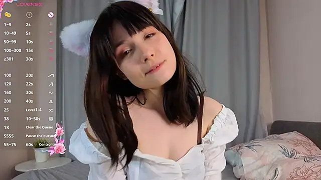 Honeey Beee online show from 22, 10, 2025