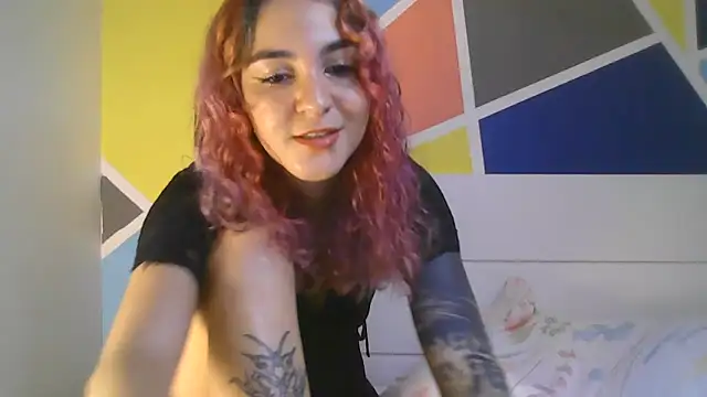 Snapshot of peetitefairy chatting on 2, 5, 2026 peetitefairy online show from 2, 5, 2026