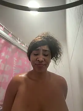 LuckyKhloe online show from 30, 10, 2025