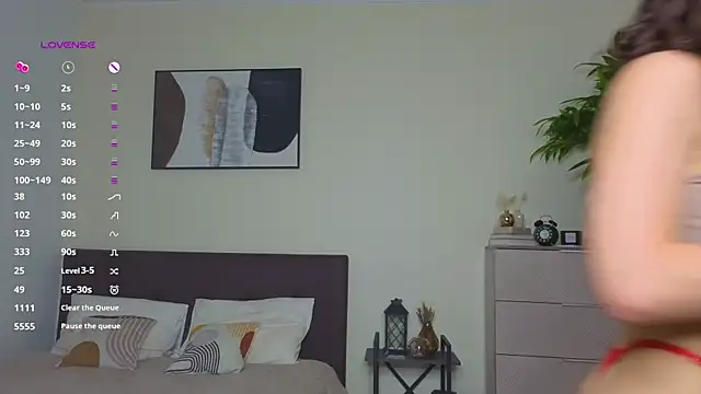 Snapshot of MimiLolll chatting on 6, 10, 2025 MimiLolll online show from 6, 10, 2025