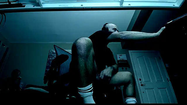 Snapshot of LeeCox chatting on 4, 2, 2025 LeeCox online show from 4, 2, 2025