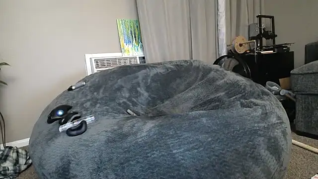 Snapshot of LeeCox chatting on 17, 2, 2025 LeeCox online show from 17, 2, 2025